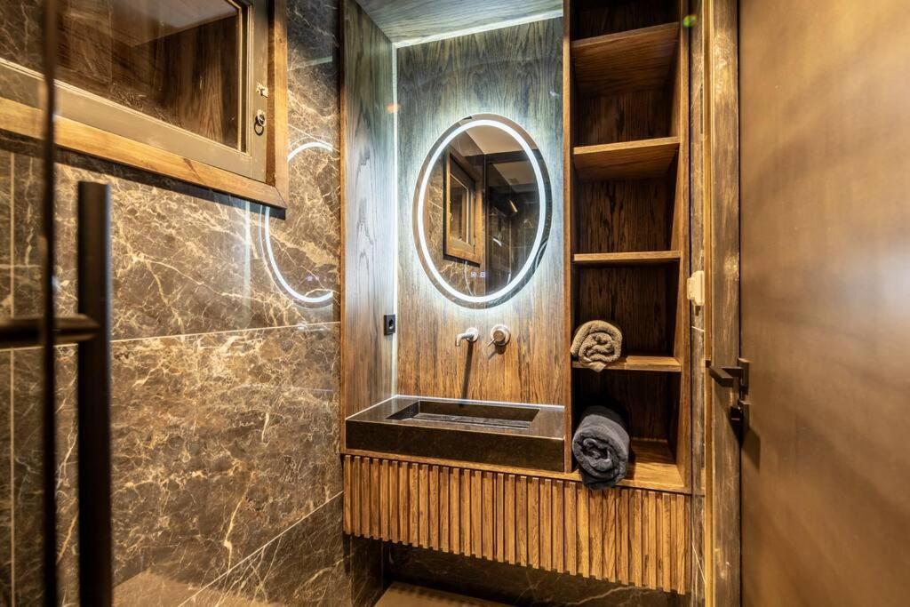 Thebridge29 Boutique Apartment Breda Bagian luar foto